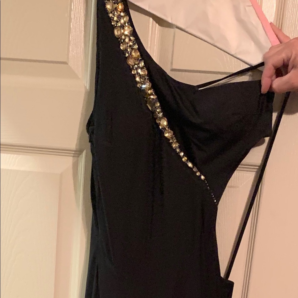 BE asymmetrical black formal size 6 w side cut out